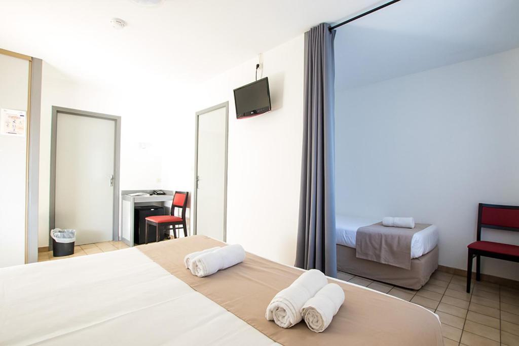 Hotel Du Cros D'Auzon Saint-Maurice-dʼArdèche 外观 照片