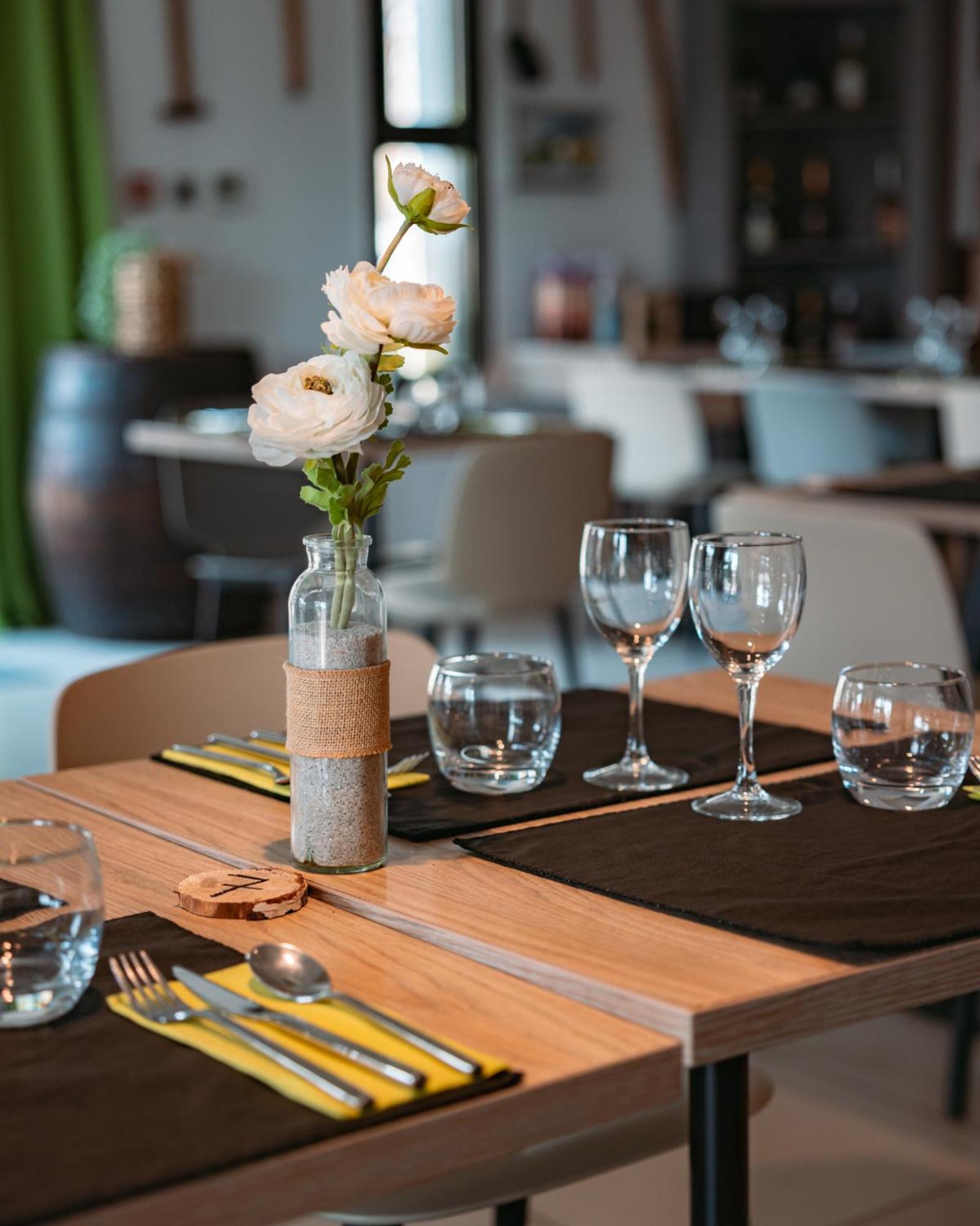 Hotel Du Cros D'Auzon Saint-Maurice-dʼArdèche 外观 照片
